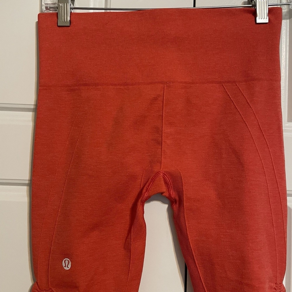 Lululemon Athletica Red Ruched Cropped Leggings Athletic Pants Sz 6 - Picture 4 of 8